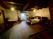 Maison en pierre avec 3 chambres et jardin clos