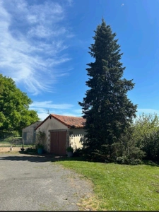 propriété, maison et nombreuses dépendances sur 1,3 hectare de terrain  SAINT MARTIAL SUR ISOP (87)