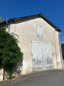 Maison bourgeoise de 8 pièces avec jardin, garage et dépendances