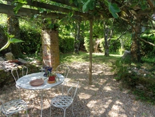 Propriété à vendre 10 pièces 400m2 habitable sur 3,5 hectares de terrain,  piscine et dépendances.