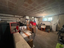 Maison de 3 chambres avec sous sol complet sur 837 m2 de terrain 