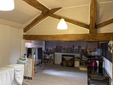 Corps de ferme avec deux granges et dépendances sur 3325m2 attenant. 