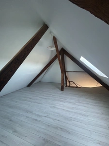 Maison bourgeoise de 8 pièces avec jardin, garage et dépendances