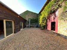 Propriété à vendre 10 pièces 400m2 habitable sur 3,5 hectares de terrain,  piscine et dépendances.