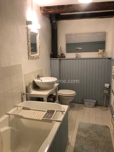 Maison en pierre avec 3 chambres et jardin clos