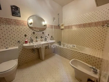 Maison à vendre 5 chambres dans parc avec tennis et piscine 