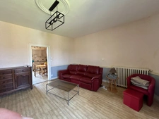 Maison de caractère de 193m2 avec 4 chambres garage et grandes dépendances.