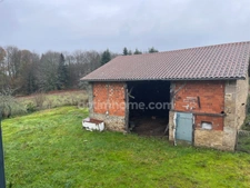 Corps de ferme à rénover avec 9511 m2 de terrain