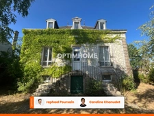 Maison bourgeoise de 8 pièces avec jardin, garage et dépendances