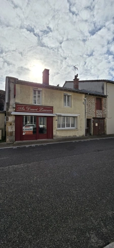 Immeuble à vendre 7 pièces CHATEAUPONSAC (87)