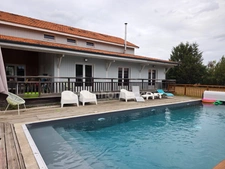 Maison familiale 220 m² – DPE B – Piscine – Grand garage – Plus de 6 300 m² de terrain – Le Fleix