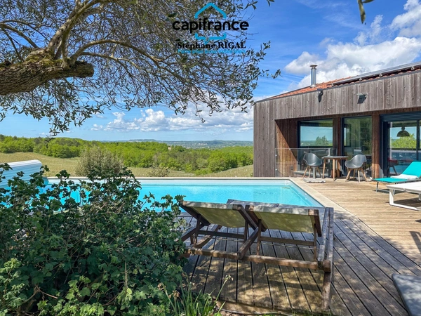 Dpt Lot (46), à vendre MAUROUX maison P8 de 210 m² - Terrain de 2 400 m² - Plain pied