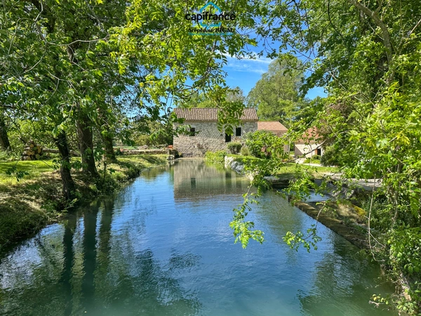 Propriete à vendre 6 pièces proche de MONTCUQ (46), moulin et dépendances sur terrain de 1,67 ha 