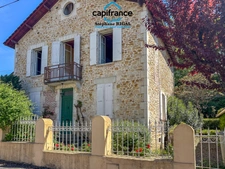 House for sale, 9 rooms, FUMEL (47). House with 200m2 of living space on a plot of 880m2.