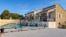 Maison en pierre à vendre 6 pièces FUMEL (47) de 120m2 environ avec piscine et garage.