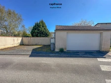 Maison à vendre 6 pièces  de 165m2 habitables sur terrain de 770m2 avec piscine et garage