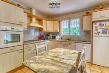 House for sale, 5 rooms, VILLENEUVE SUR LOT (47). Single-storey house of 104 m2 on a 571m2 enclosed plot.