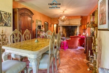 Propriete à vendre 7 pièces FUMEL (47) Propriété de 230m2 sur 11ha de prairie et de bois. Piscine et lac