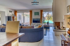 Maison à vendre 6 pièces  de 165m2 habitables sur terrain de 770m2 avec piscine et garage