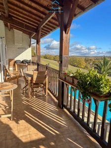 House for sale in MONTESQUIEU (82) with 5 rooms, 125m2 of living space on a 2000m2 plot
