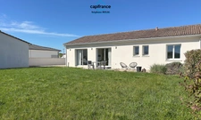 House for sale, 5 rooms, SAINT SYLVESTRE SUR LOT (47). House with 101 m2 of living space on enclosed land of 751 m2.