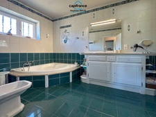 Maison en pierre à vendre 6 pièces FUMEL (47) de 120m2 environ avec piscine et garage.