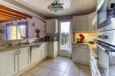 Propriete à vendre 5 pièces MAUROUX (46) maison de 155m2 habitables avec piscine sur terrain de 5499m2
