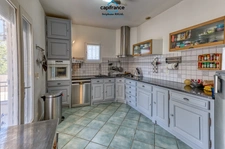 Maison en pierre à vendre 6 pièces FUMEL (47) de 120m2 environ avec piscine et garage.