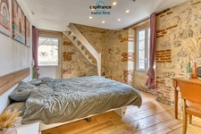 Propriete à vendre 11 pièces MONSEGUR (47) Propriété avec maison et maison d'amis de 260m2 habitables sur 12 757m² de terrain - 2 piscines