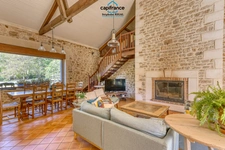 Property for sale in MONTAYRAL (47) with 10 rooms, 255m2 of living space, and 1.6 hectares of land.