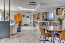 House for sale, 5 rooms, 123 m2 of living space on 800 m2 of land with swimming pool 