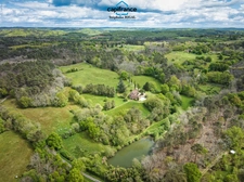Propriete à vendre 7 pièces FUMEL (47) Propriété de 230m2 sur 11ha de prairie et de bois. Piscine et lac