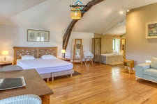 Property for sale 12 rooms, 420m2 + 100m2 living space on 18ha of land