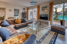 Maison à vendre 6 pièces  de 165m2 habitables sur terrain de 770m2 avec piscine et garage