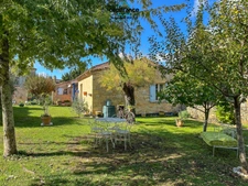 House for sale 7 rooms PUY L'EVEQUE (46) House + guest house + barn on land of 953m2