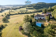 Property for sale 12 rooms, 420m2 + 100m2 living space on 18ha of land