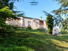 Property for sale, 6 rooms, PENNE D'AGENAIS (47). House of 175m2 of living space + basement on 5245m2 of land.