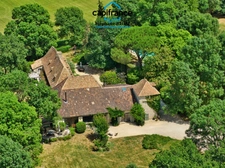 Propriete à vendre à Beaumontois en Périgord, Maison et gîte de 340m2 habitables sur 1,7ha avec piscine