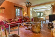 Propriete à vendre 7 pièces FUMEL (47) Propriété de 230m2 sur 11ha de prairie et de bois. Piscine et lac