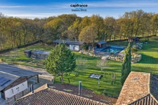 8-room property for sale, 220m2 chalet - horse stalls - outbuildings on 7 hectares of land