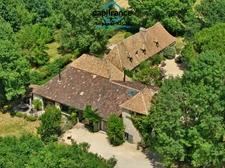 Propriete à vendre à Beaumontois en Périgord, Maison et gîte de 340m2 habitables sur 1,7ha avec piscine