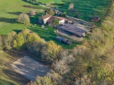 Propriété à vendre 8 pièces, propriété de 220m2 chalet - boxes à chevaux - dépendances sur 7ha de terrain