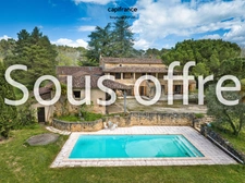 Propriete à vendre 7 pièces FUMEL (47) Propriété de 230m2 sur 11ha de prairie et de bois. Piscine et lac