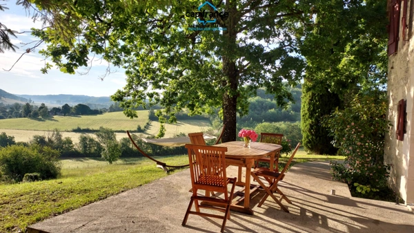 Propriete à vendre 12 pièces, 420m2 + 100m2 habitables sur 18ha de terrain