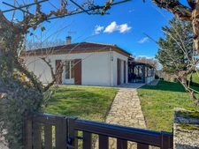 House for sale in MONTAYRAL (47), 8 rooms, 185 m2 on a plot of 3642 m2