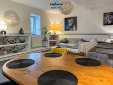 8-room property for sale, 220m2 chalet - horse stalls - outbuildings on 7 hectares of land