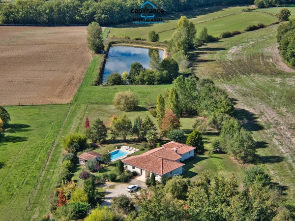 Propriete à vendre 6 pièces SALLES (47) Maison de 190 m2 sur 8922m2 de terrain