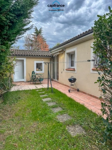 House for sale, 5 rooms, VILLENEUVE SUR LOT (47). Single-storey house of 104 m2 on a 571m2 enclosed plot.