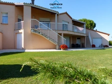 Property for sale, 6 rooms, PENNE D'AGENAIS (47). House of 175m2 of living space + basement on 5245m2 of land.