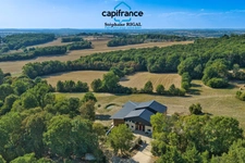 Propriete à vendre 10 pièces proche de VILLEREAL (47) de 500m2 habitables et de 3,85 ha de terrain